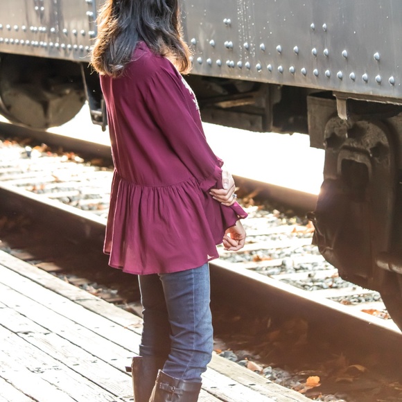 ⭐️Red Floral Embroidered Long Sleeve Peplum Top⭐️ - Picture 3 of 8